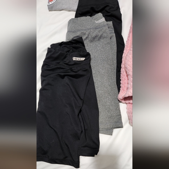 Girl's lot (Columbia) sweater included - Picture 3 of 7